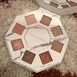 Dear Dahlia Timeless Bloom Collection Eyeshadow Palette
